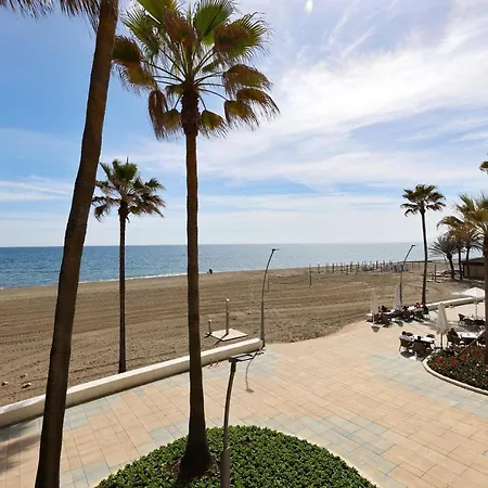 - Car Included Apartamento